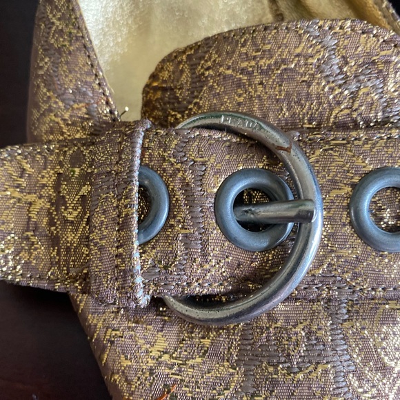PRADA VINTAGE D’ORSAY KITTEN HEELS PUMPS GOLDEN BROCADE ICONIC BUCKLE SIZE 39.5 - Picture 13 of 17